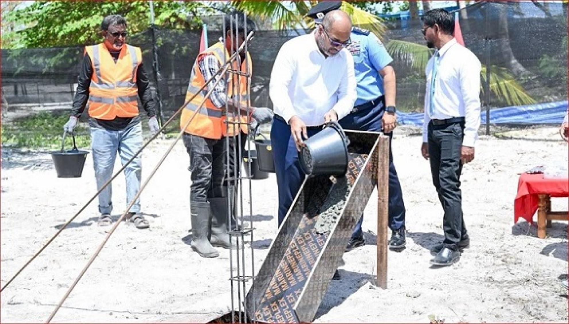 އއ. ހިމަންދޫގައި އިމާރާތްކުރާ ފުލުހުންގެ މަރުކަޒުގެ ޢަމަލީ މަސައްކަތް ފަށައިފި