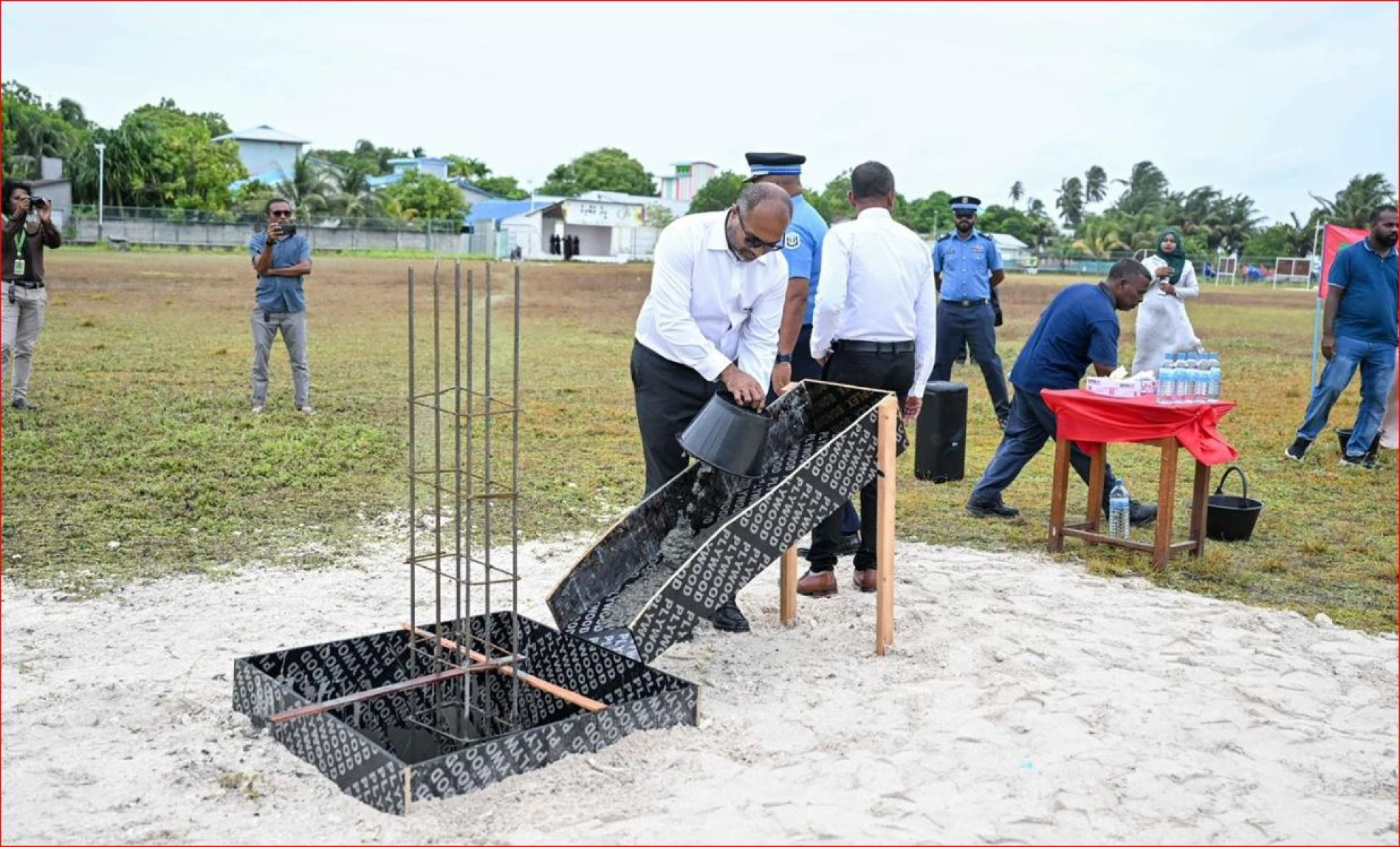 ލ. މާވަށުގައި އިމާރާތްކުރާ ފުލުހުންގެ މަރުކަޒުގެ ޢަމަލީ މަސައްކަތް ފަށައިފި